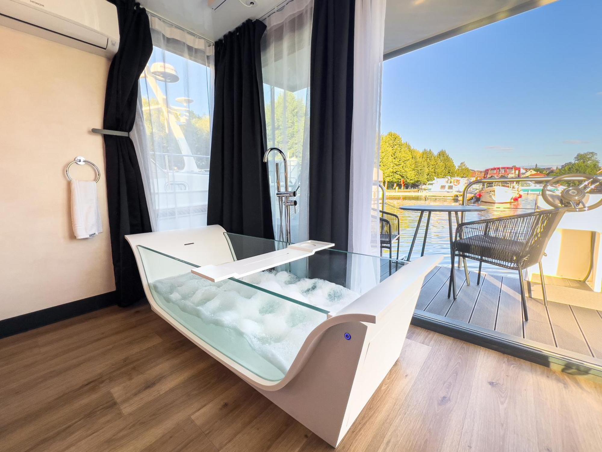Botel L'escale Royale - Rhin - Strasbourg *